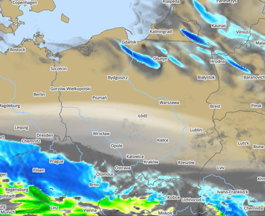 Pogoda: Prognoza opadów i zachmurzenia nad Polską (godzina 07:00 i 12:00) Niebieski - śnieg